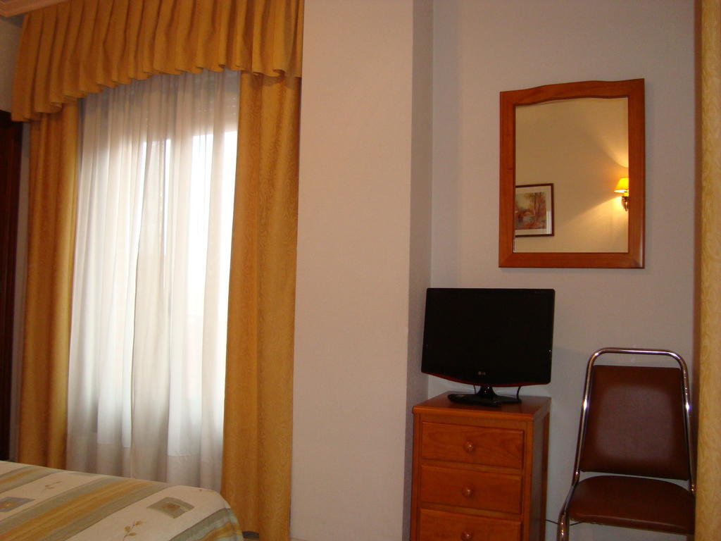 Hostal Universal Бенавенте Номер фото