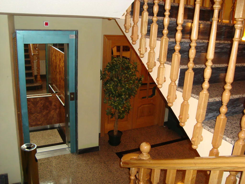 Hostal Universal Бенавенте Экстерьер фото