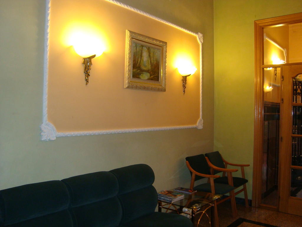 Hostal Universal Бенавенте Экстерьер фото